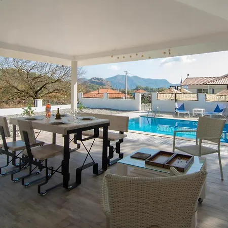 아파트 Lovely Villa With Private Pool Surrounded By Nature Near Dalyan